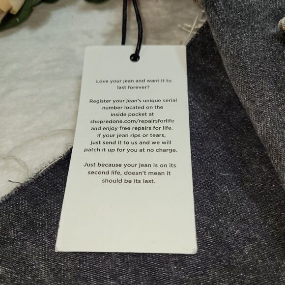 Authentic Levi's Re/ Done High Rise Cut Off Jean - Picture 4 of 11